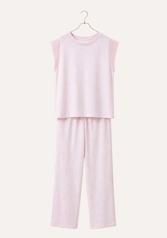 Pajamas: Short Sleeve Top And Pants (62% Cotton 38% Polyester)