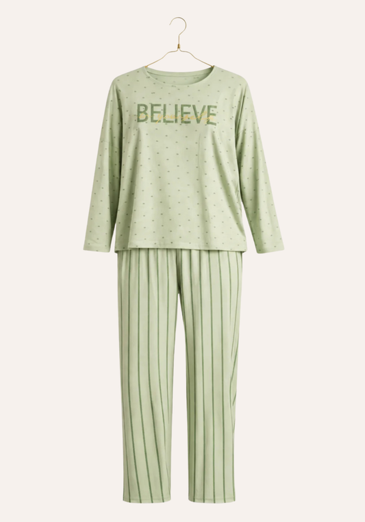 Round Neck Long Sleeve Pajamas: Dotted Top And Striped Pants (Vis Pes Els)