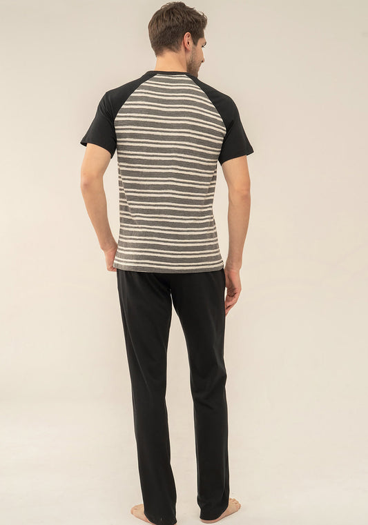 بيجامة رجالية بأكمام قصيرة