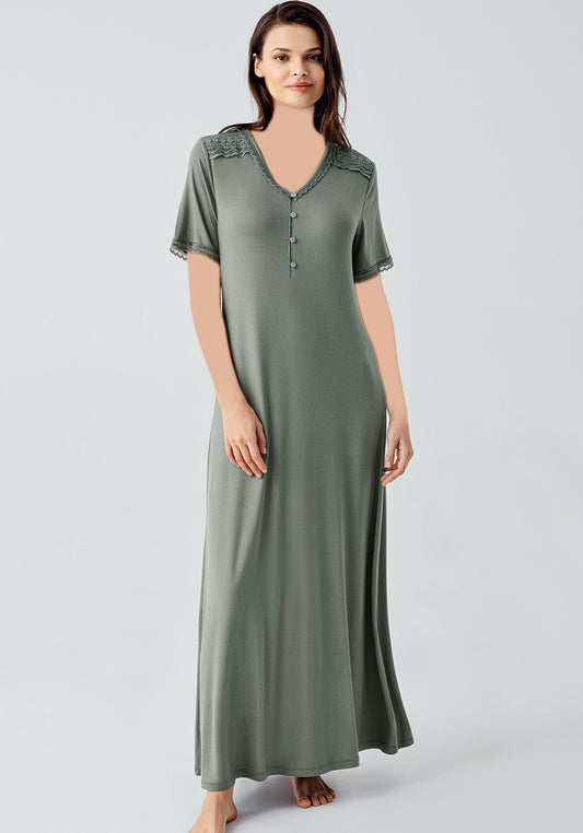 فستان طويل بأكمام قصيرة ومقاس كبير