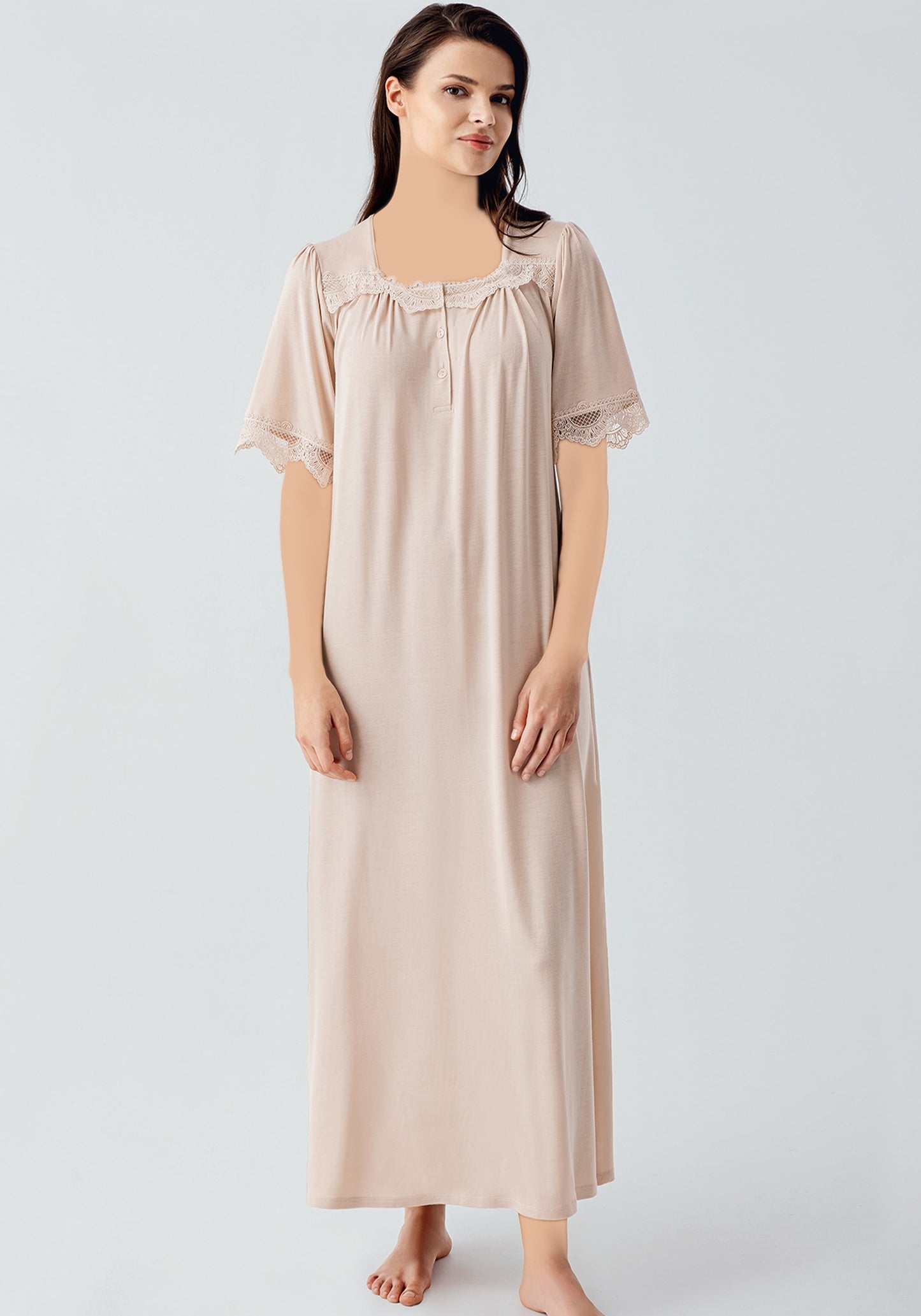 فستان طويل بأكمام قصيرة ومقاس كبير