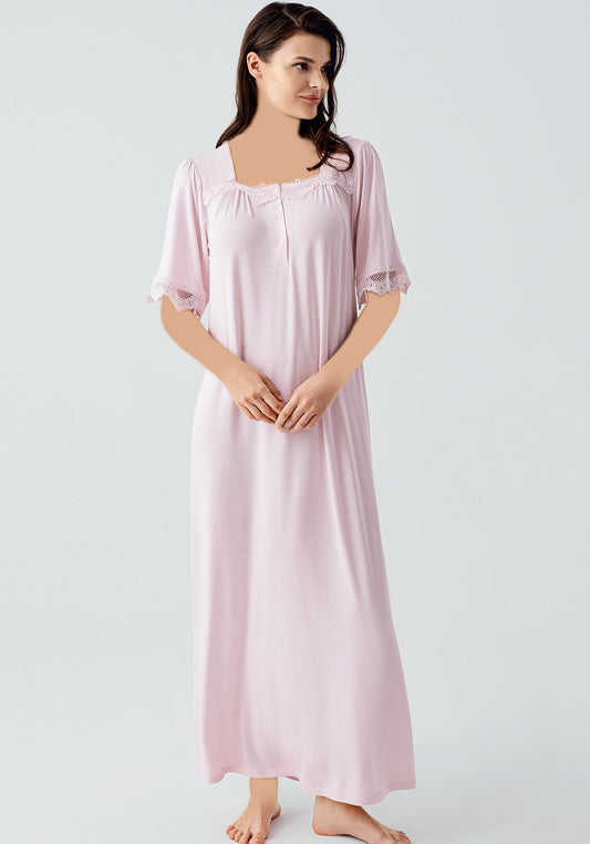 فستان طويل بأكمام قصيرة ومقاس كبير