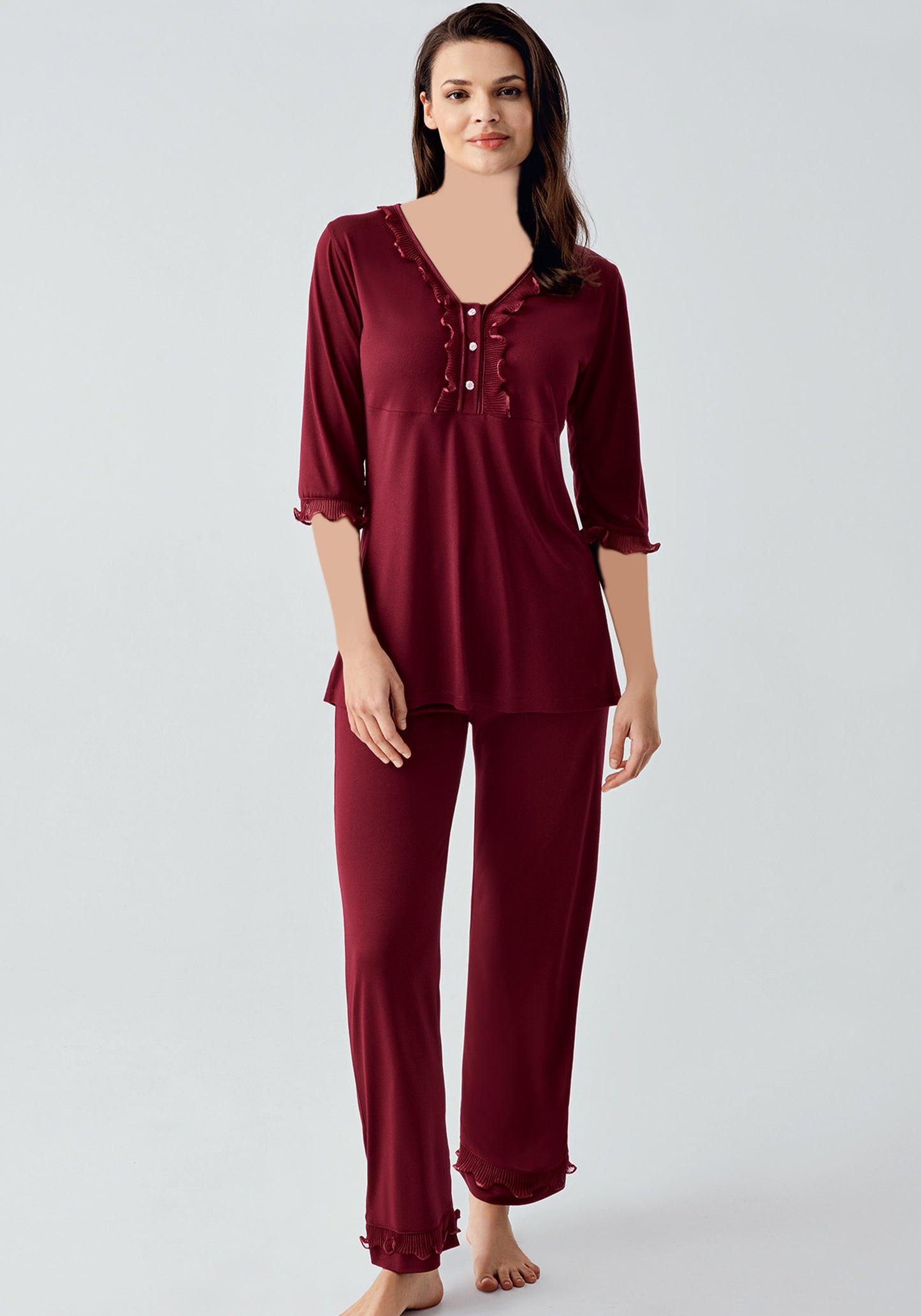 بيجامة S&L بأكمام قصيرة وفتحة رقبة على شكل حرف V وأزرار