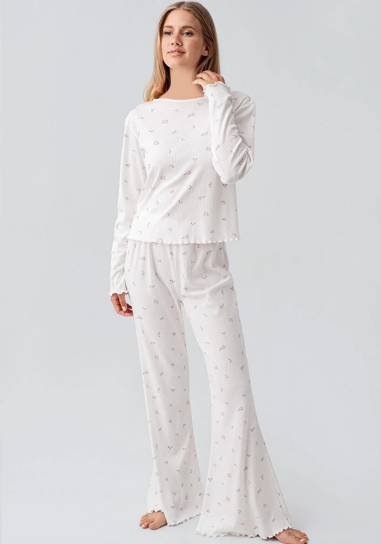 Chords Flower Print Long Sleeve Pajamas: Long Sleeve Top And Charleston Pants