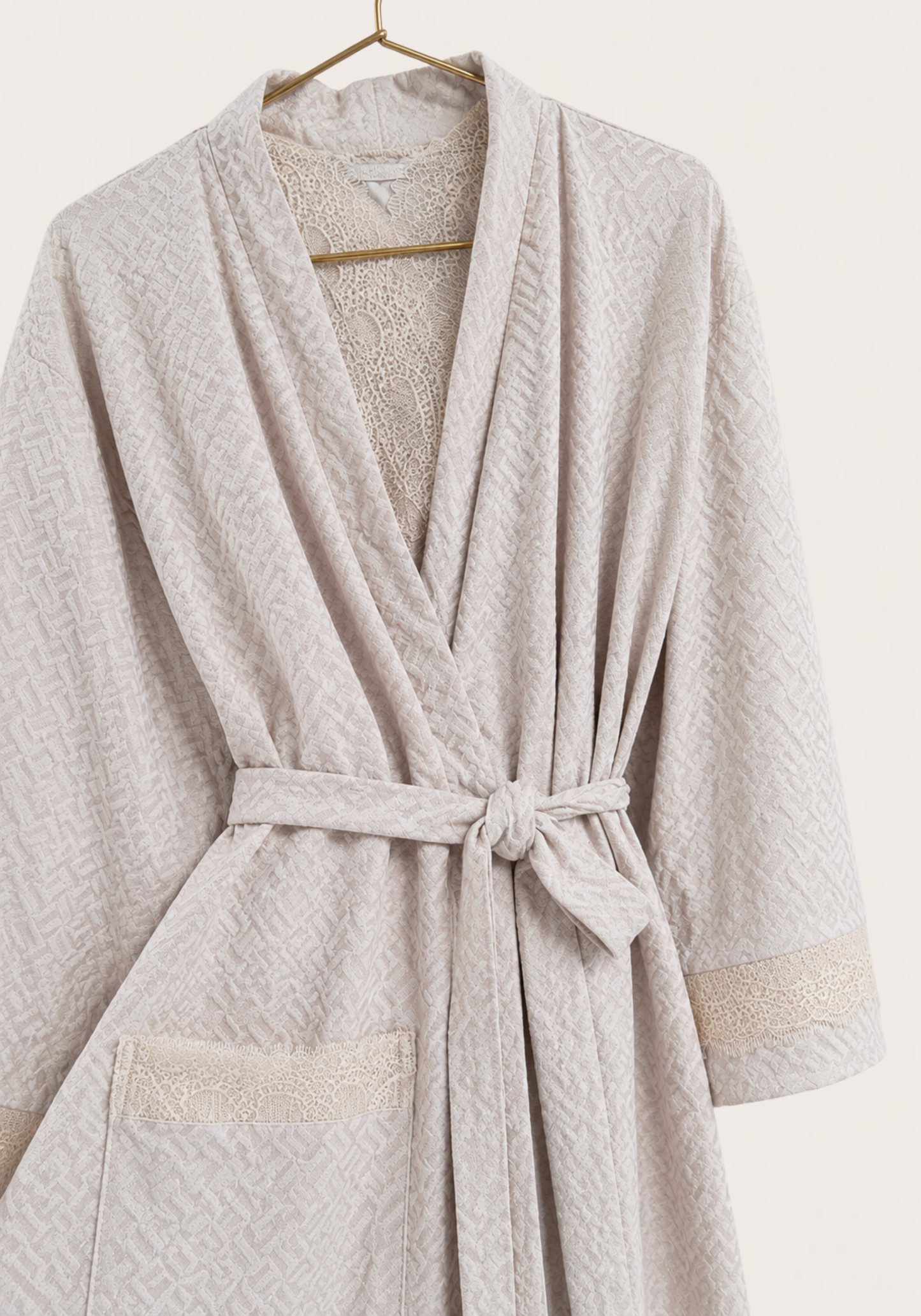 Maternal 3 Pieces Set: Pajamas With Long Robe