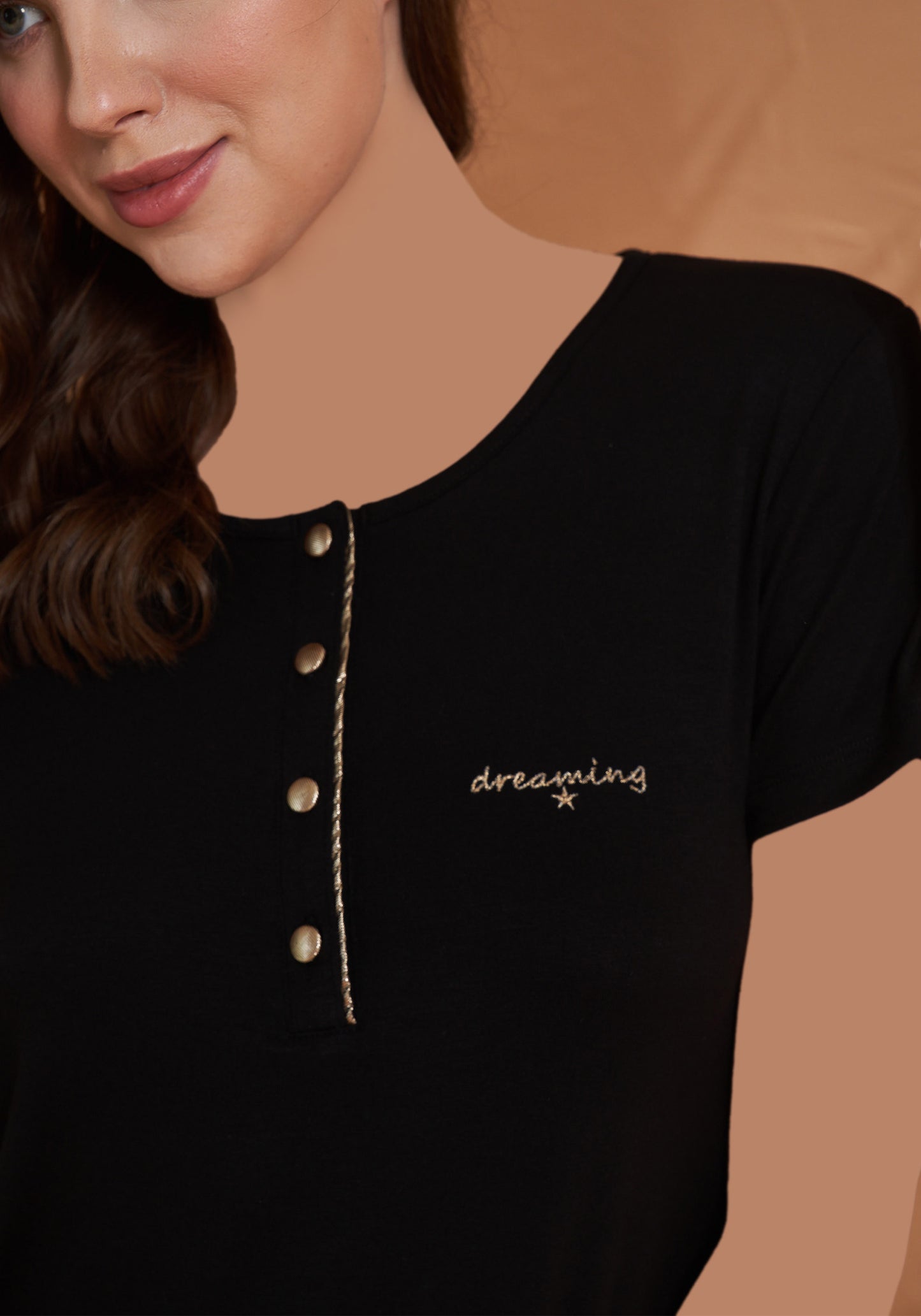 طقم بلوزة وبنطال بأكمام قصيرة من الفيسكوز والليكرا