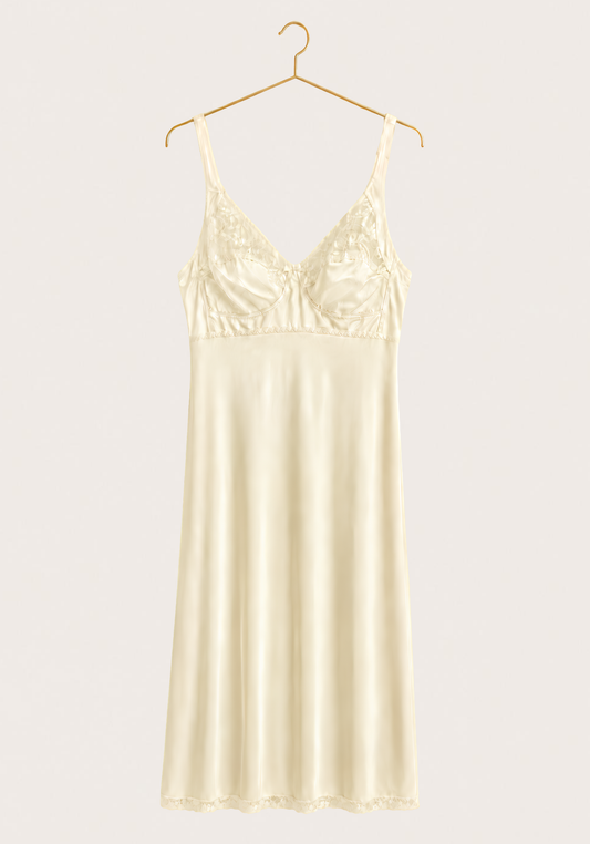 Short Slip: Wide Shoulder Strap Half Lace Unpadded Cup Short Under Slip
