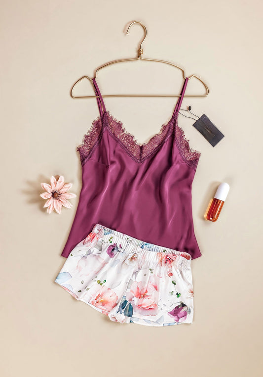 طقم شورت ساتان بدون أكمام من LNGR