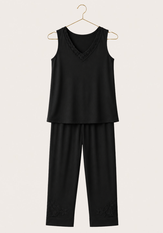 Modal Pajama: Sleeveless Top And Bermuda Pants With Lace Details