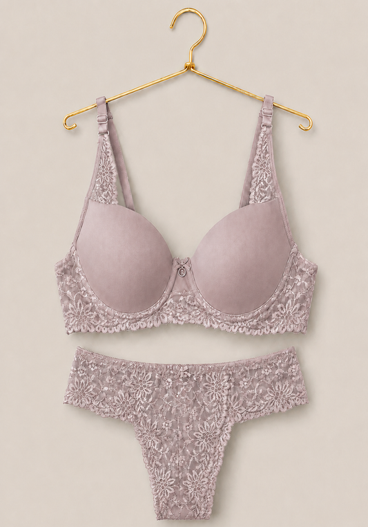 Lingerie Bra Set: Plain Padded Cup Bra With Lace Detail And Full Dantel Panty