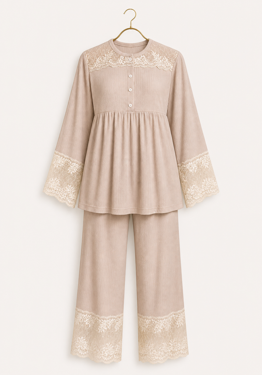 Maternal 3 Pieces Set: Pajamas With Long Robe