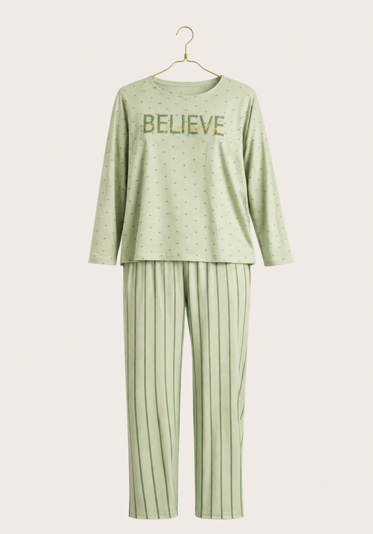 Round Neck Long Sleeve Pajamas: Dotted Top And Striped Pants (Vis Pes Els)