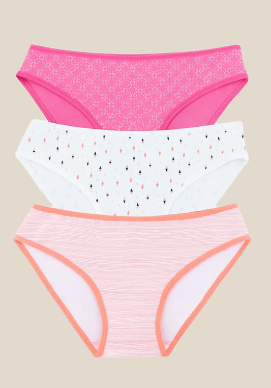 مجموعة من 3 سراويل داخلية مطبوعة من UNDR