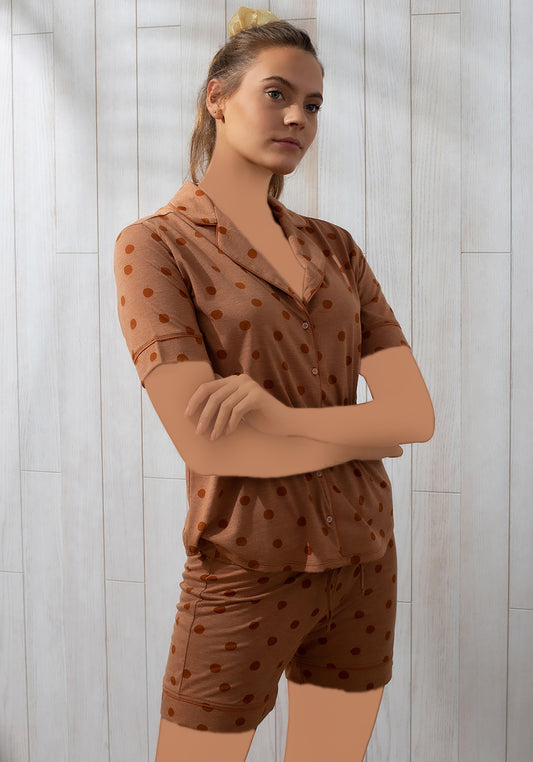 بيجامة بأكمام قصيرة وأزرار وياقة S&L