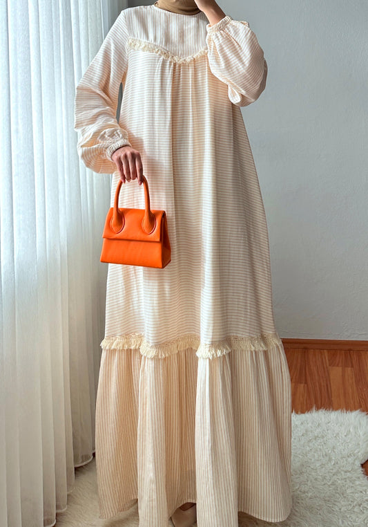 الملابس العرضية: فستان