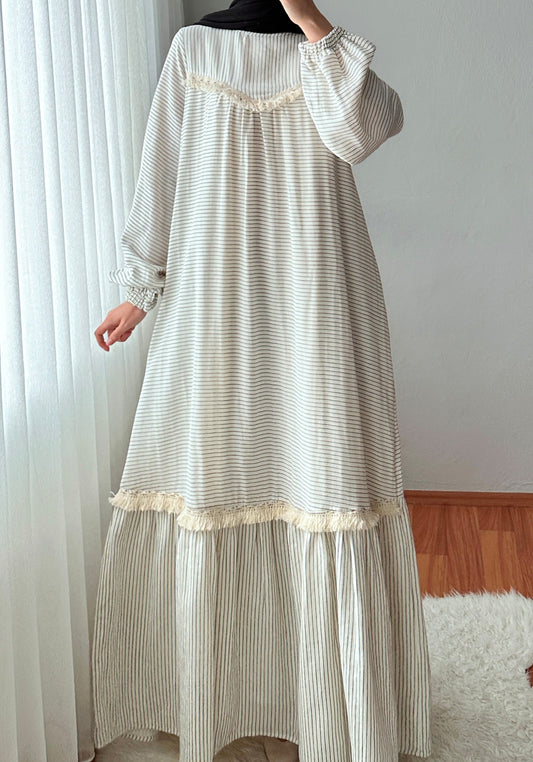 الملابس العرضية: فستان