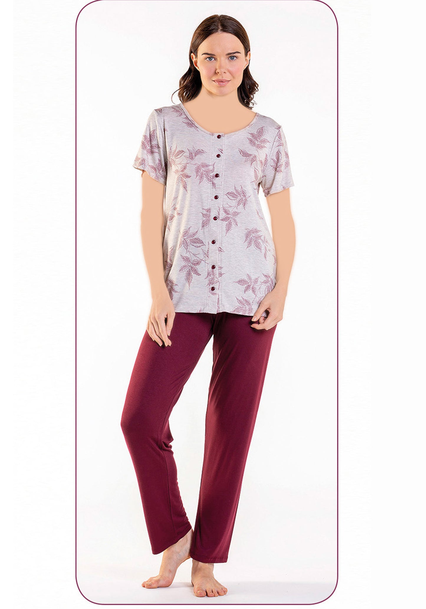 بيجامة بأكمام قصيرة وأزرار إضافية