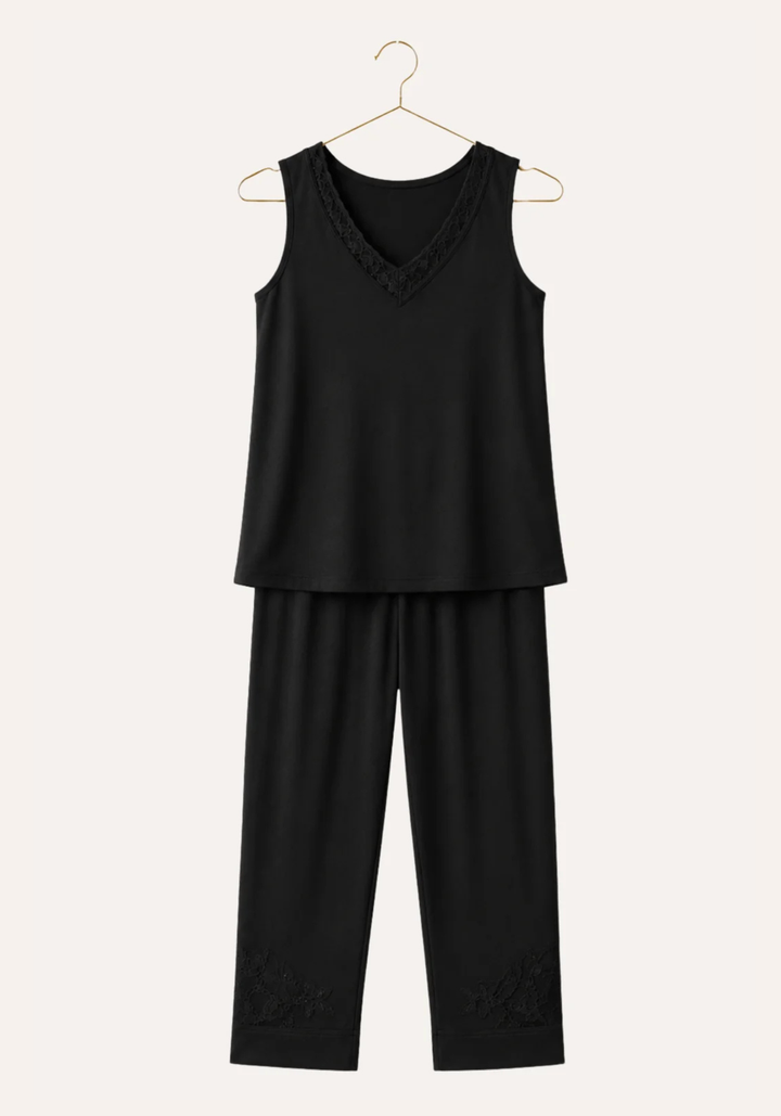 Modal Pajama: Sleeveless Top And Bermuda Pants With Lace Details