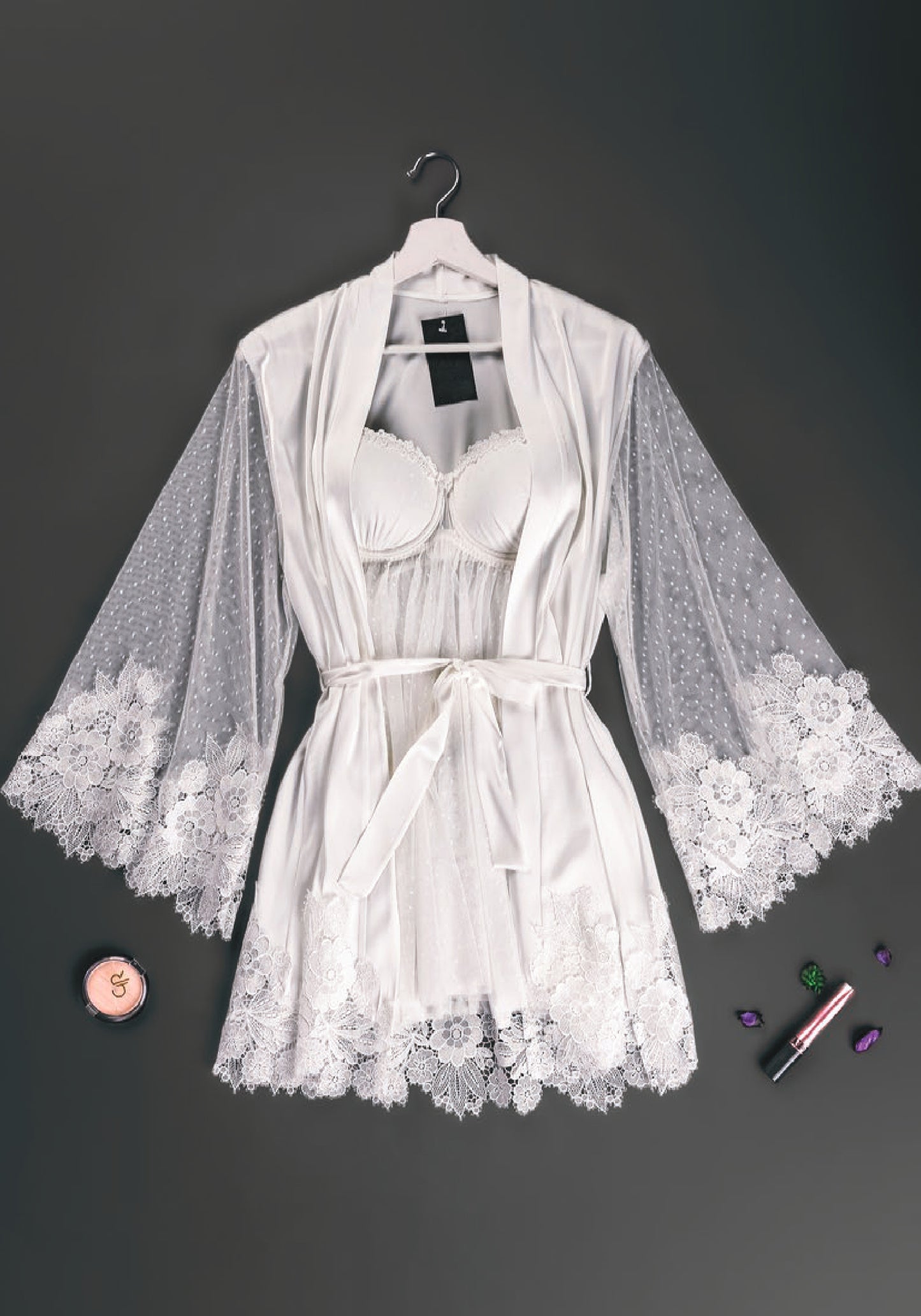 طقم رداء الزفاف القصير من LNGR