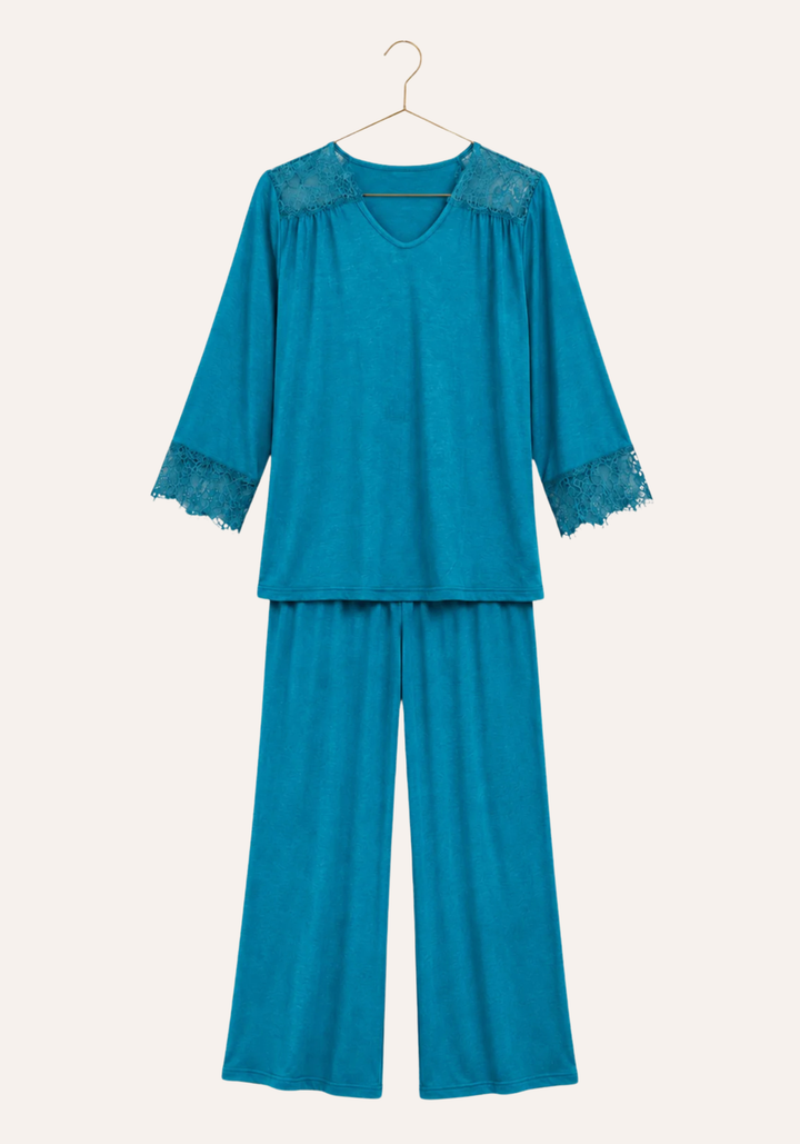 Pajamas: Viscose Elastan Top And Pants With Lace Detail On The Top And Sleeves