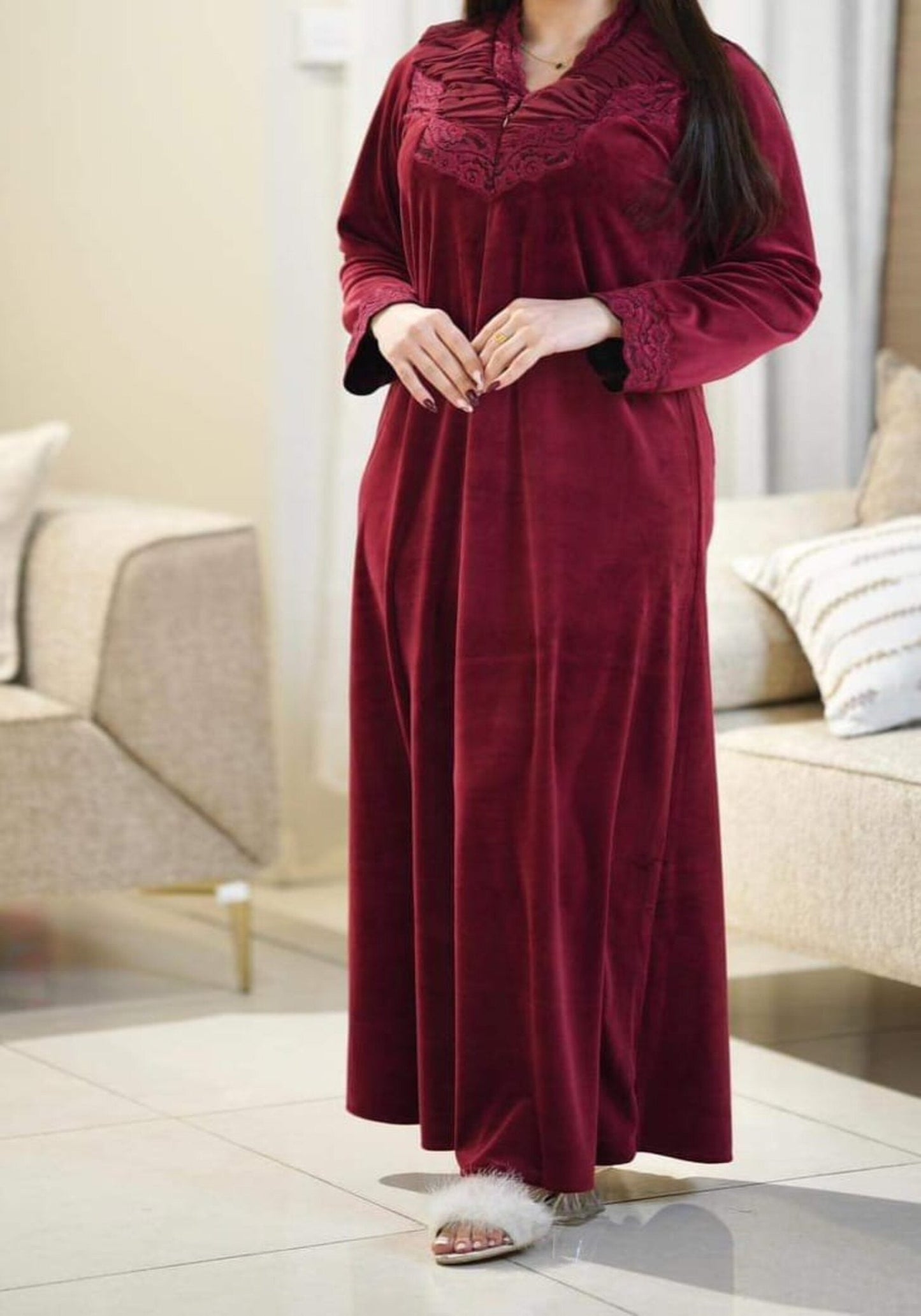 فستان طويل من المخمل من S&amp;L مع دانتيل