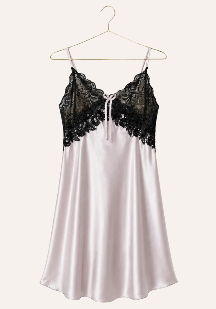 Satin Babydoll: Shoulder Strap With Dantel Cups And Applique Under Cups