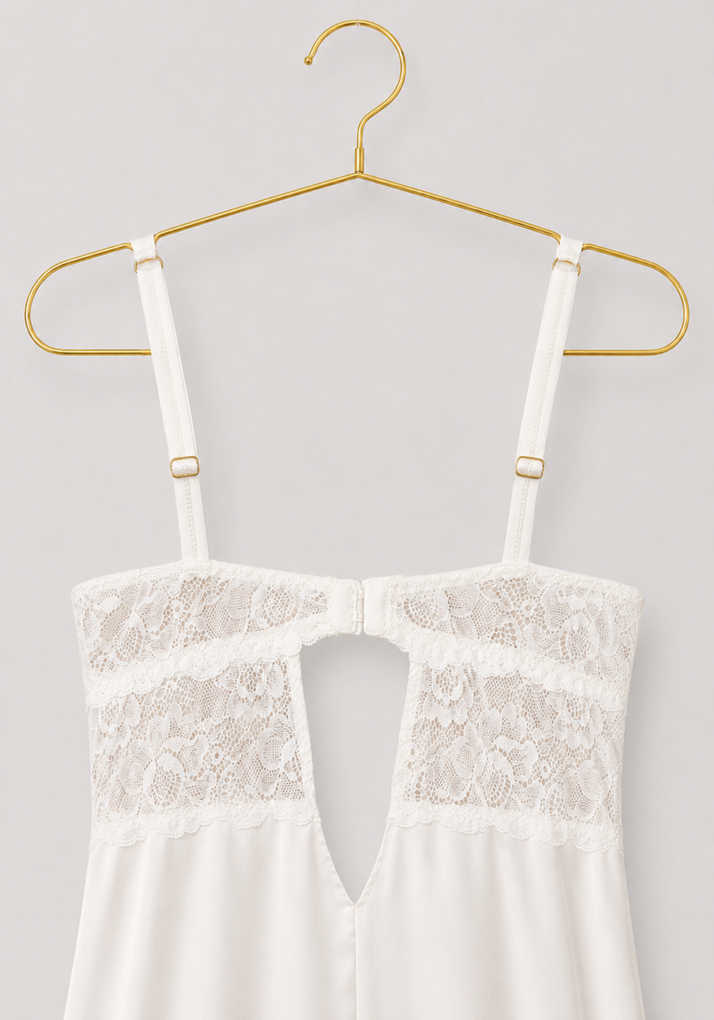 Bridal Long Robe Set: Shoulder Strap Padded Bra Long Gown And Long Robe With Lace Detail