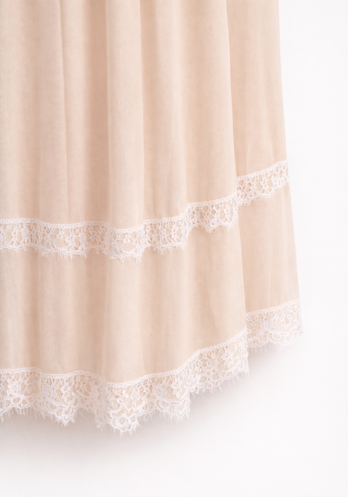 Woven Viscose Long Sleeves Long Nighty With Dantel In The Front & Sleeves With Buttons