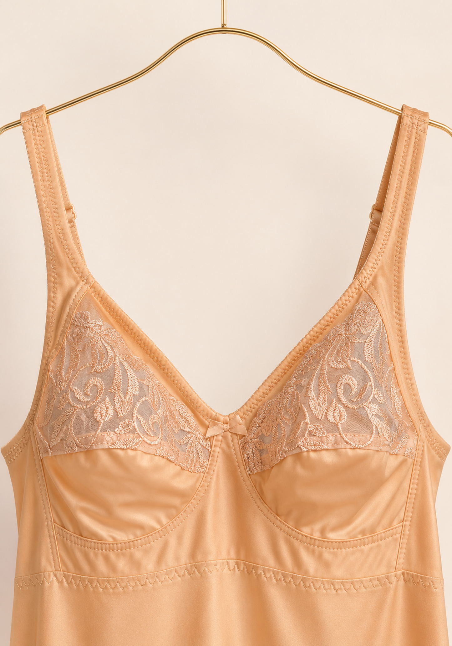 Short Slip: Wide Shoulder Strap Half Lace Unpadded Cup Short Under Slip
