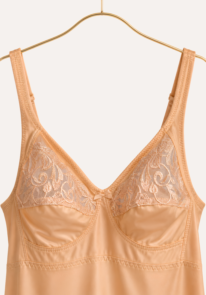 Short Slip: Wide Shoulder Strap Half Lace Unpadded Cup Short Under Slip