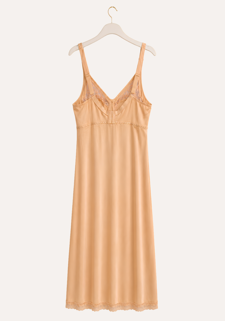 Short Slip: Wide Shoulder Strap Half Lace Unpadded Cup Short Under Slip