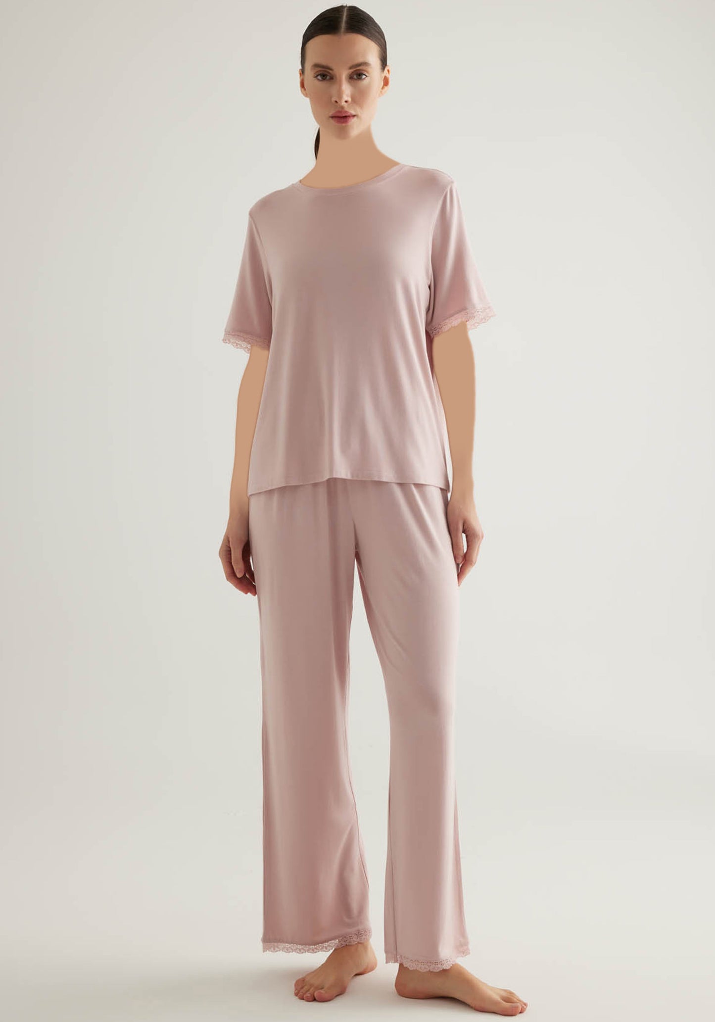 طقم بلوزة بأكمام قصيرة وبنطال طويل من الفيسكوز والليكرا