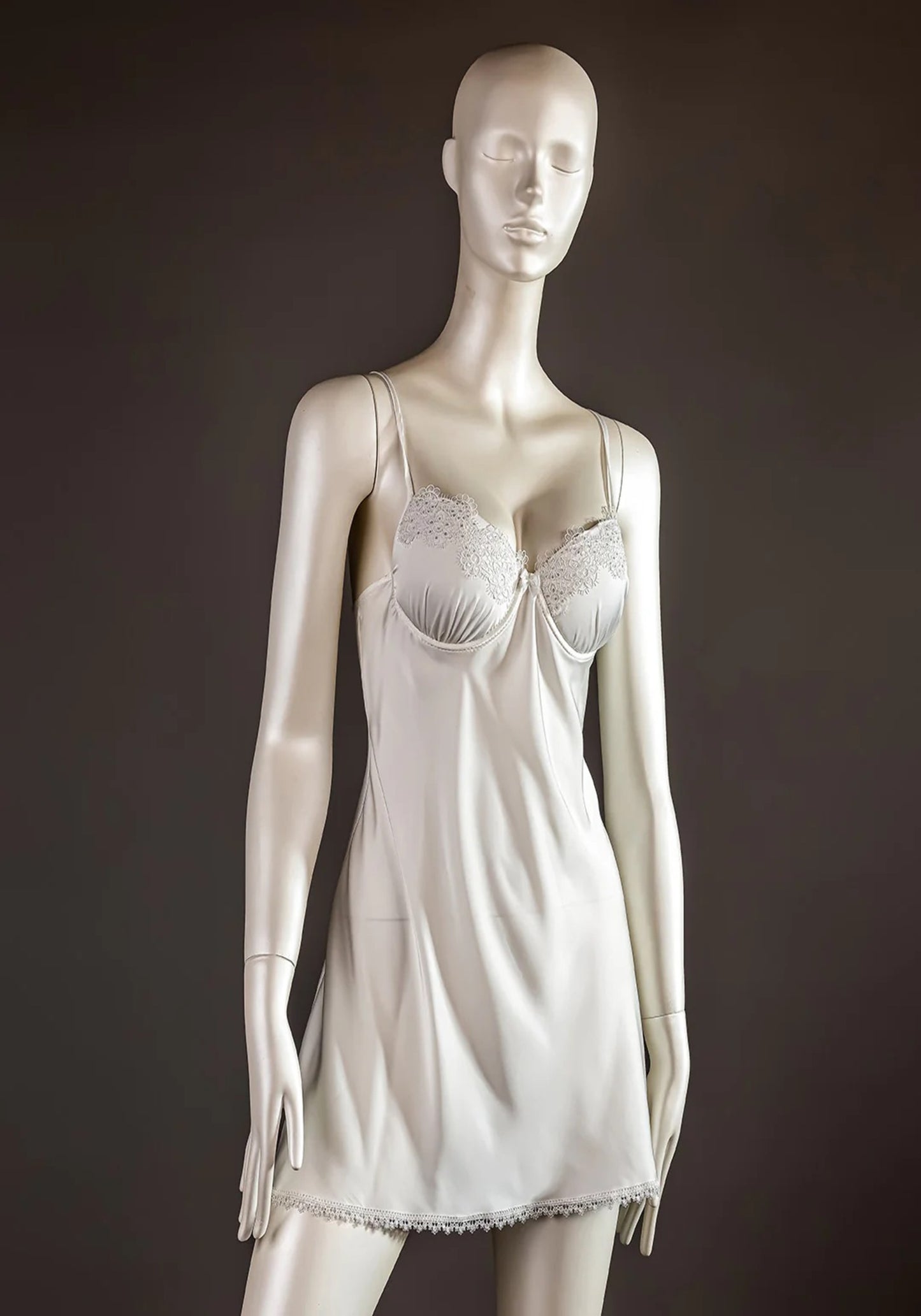 Bridal Long Robe Set: Satin Underwire Padded Short Nighty With Lace Detail And Satin Long Robe With Dantel On The Sleeves And Bottom