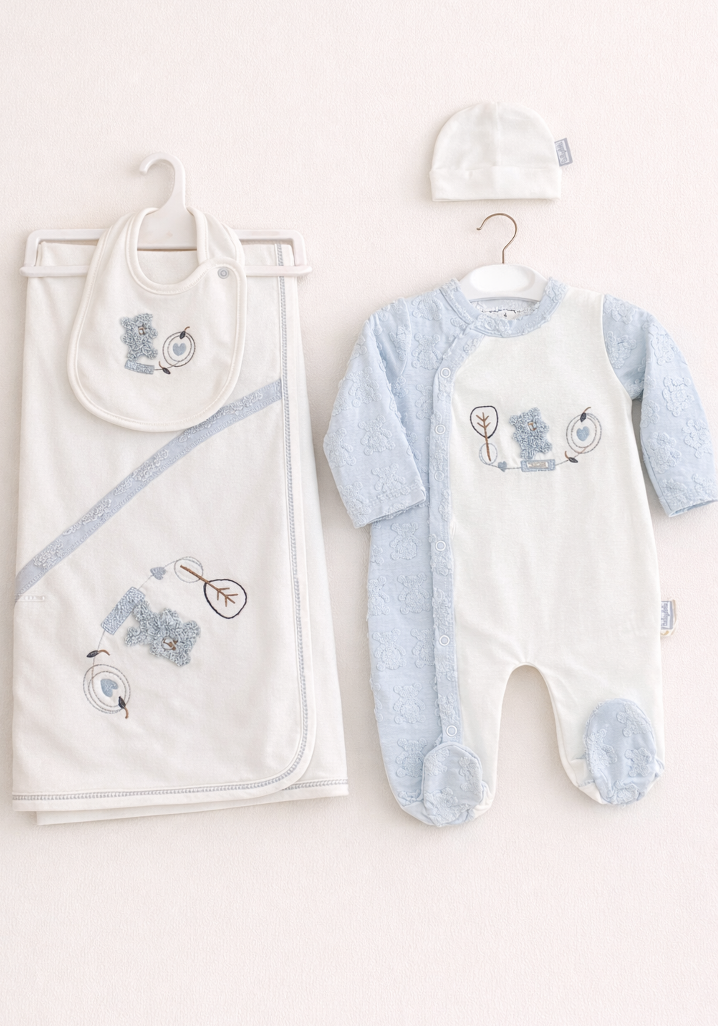 Baby Set Of 4: Romper, Cap, Banner, Blanket