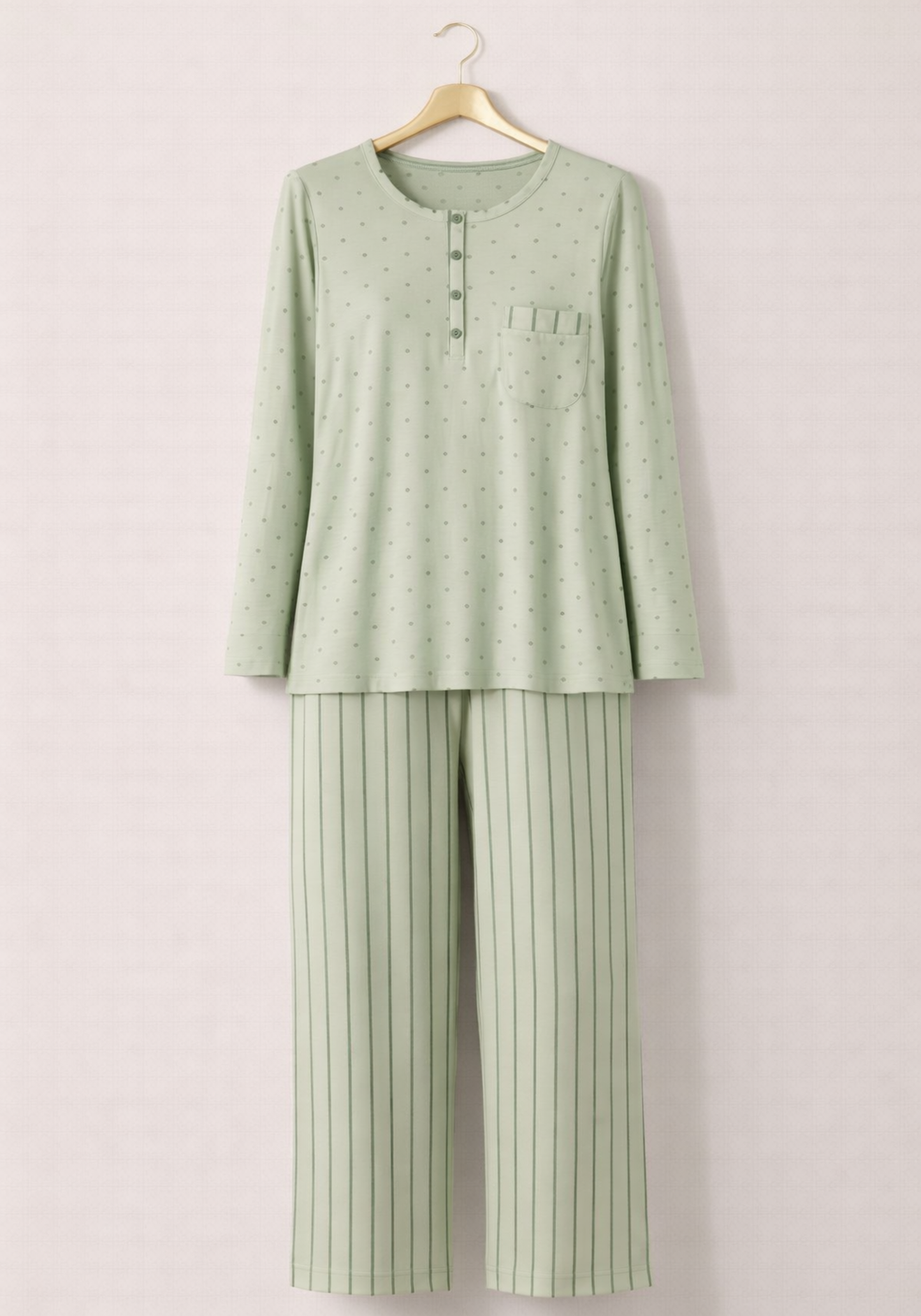 Neck Button Long Sleeve Pajamas: Dotted Top And Striped Pants (Vis Pes Els)