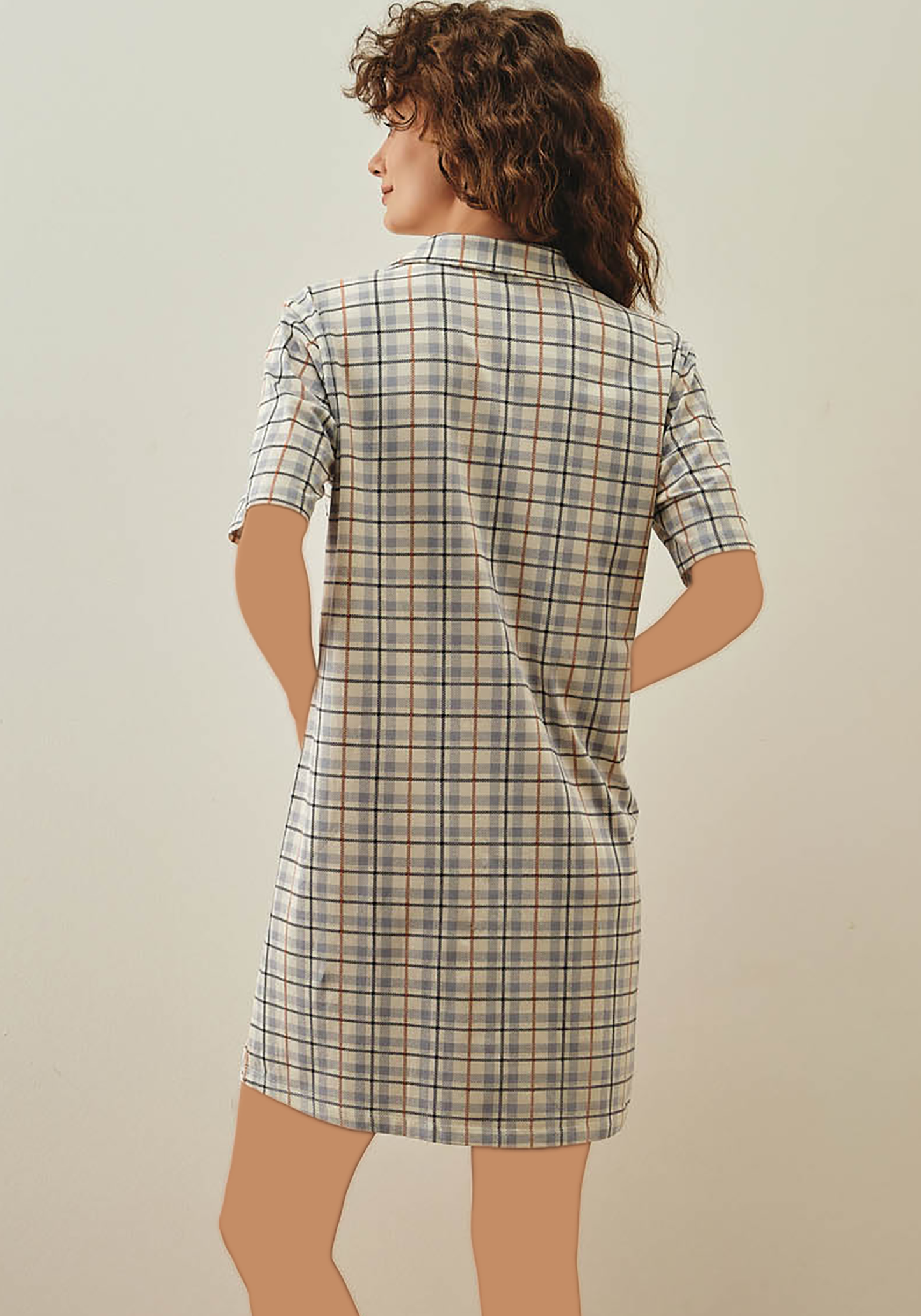 فستان قصير بأكمام قصيرة وياقة وأزرار من S&amp;L